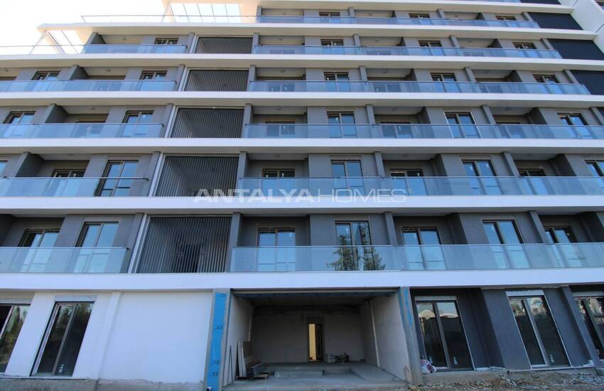Antalya Altıntaş'ta Havuzlu Sitede Bahçe Kullanımlı Şık Daireler 19