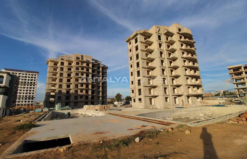 Apartments in a Complex with Security and Aquapark in Altintas 8