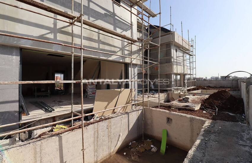 فيلا حديثة مع مسبح تدفئة تحت البلاط في دوشمالتي ينيكوي 14