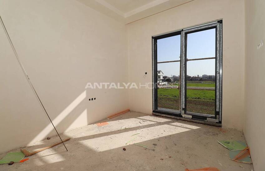 فيلا حديثة مع مسبح تدفئة تحت البلاط في دوشمالتي ينيكوي 24