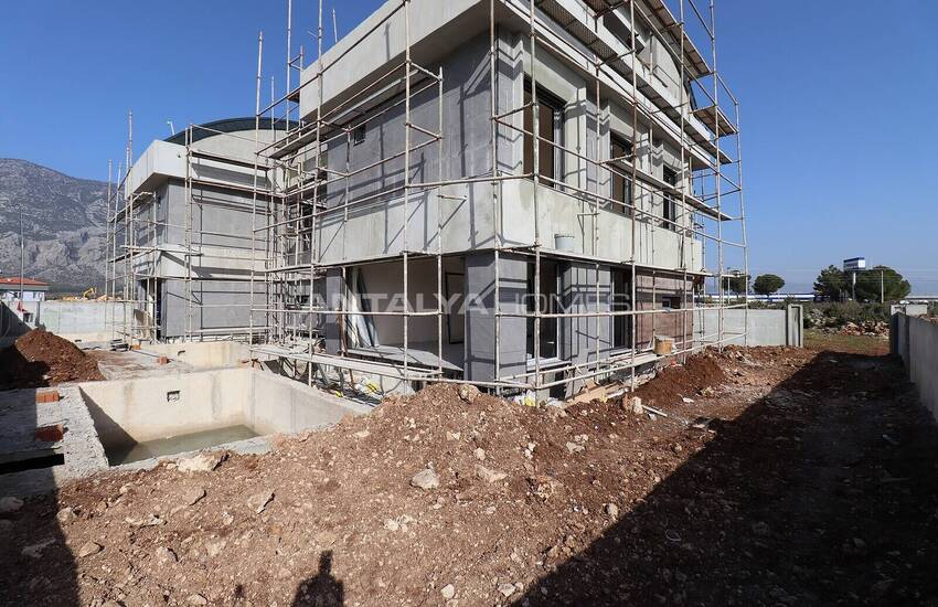 فيلا حديثة مع مسبح تدفئة تحت البلاط في دوشمالتي ينيكوي 15