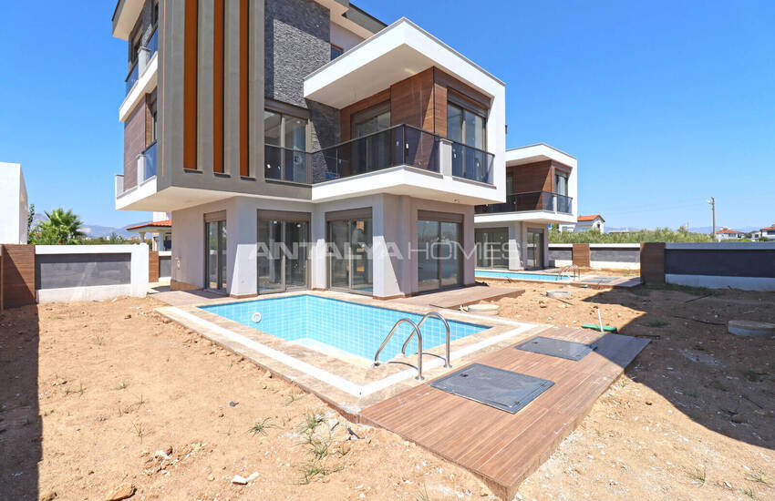 Antalya Döşemealtı'nda Yerden Isıtmalı Müstakil Bahçeli Villalar 42