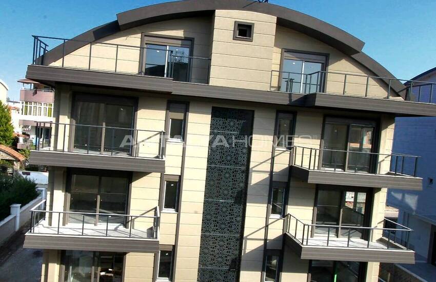 آپارتمان لوکس در یک مجتمع با استخر مشترک در بلک 9