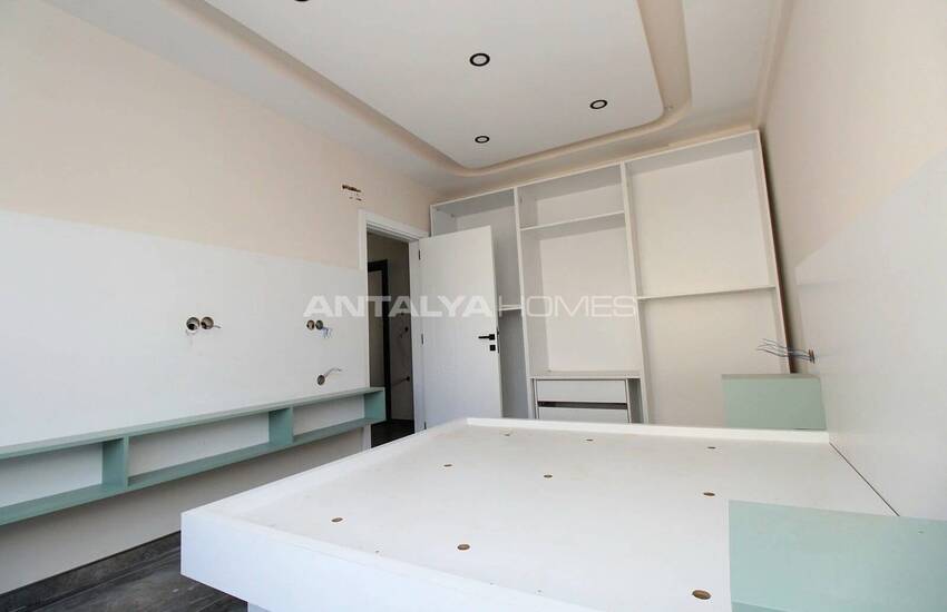 آپارتمان لوکس در یک مجتمع با استخر مشترک در بلک 10