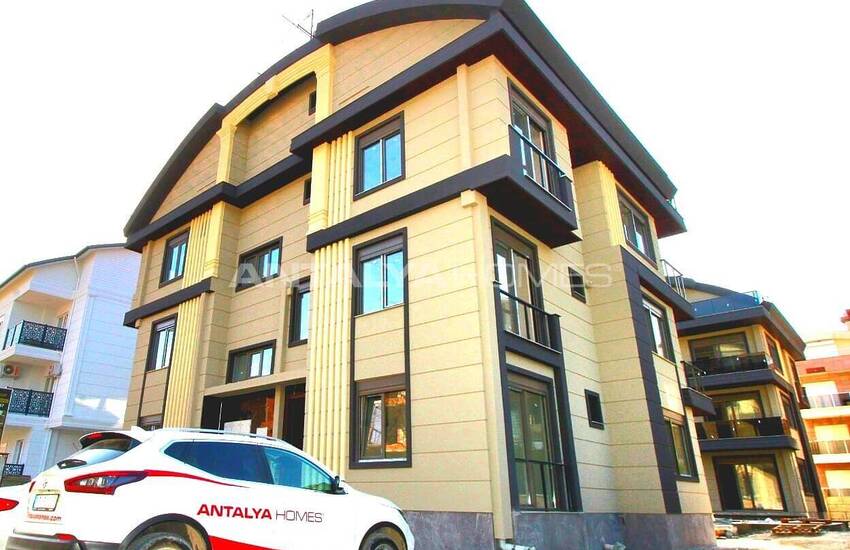 آپارتمان لوکس در یک مجتمع با استخر مشترک در بلک 13