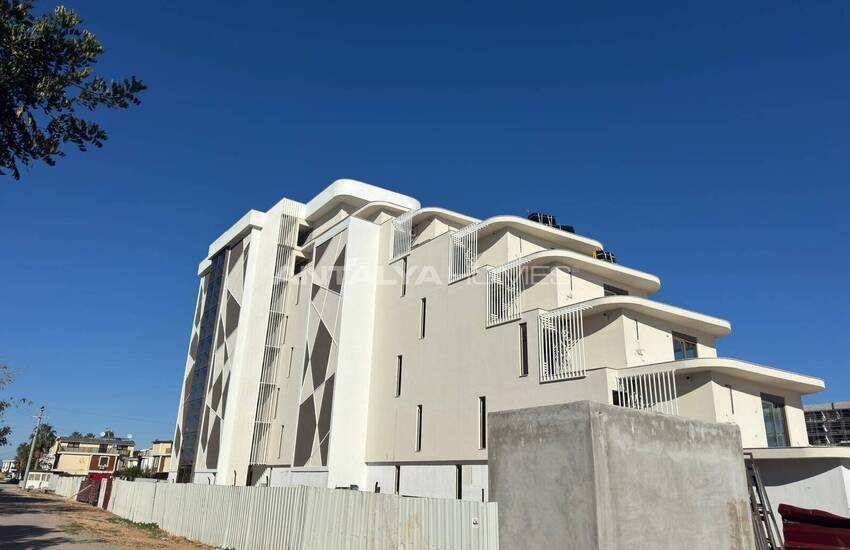 Antalya Altıntaş'ta Lüks Konseptli Sitede Modern Daireler 24