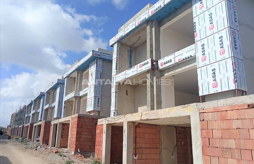 فيلات منفصلة مع مسبح خاص وحديقة في أكسو مانديرلار 47