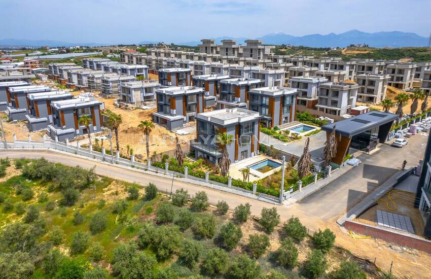 فيلات منفصلة مع مسبح خاص وحديقة في أكسو مانديرلار 35