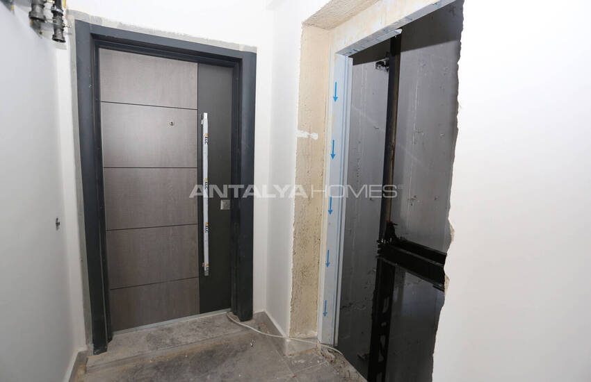 Konyaaltı Hurma'da Havuzlu Binada Yerden Isıtmalı Daireler 23