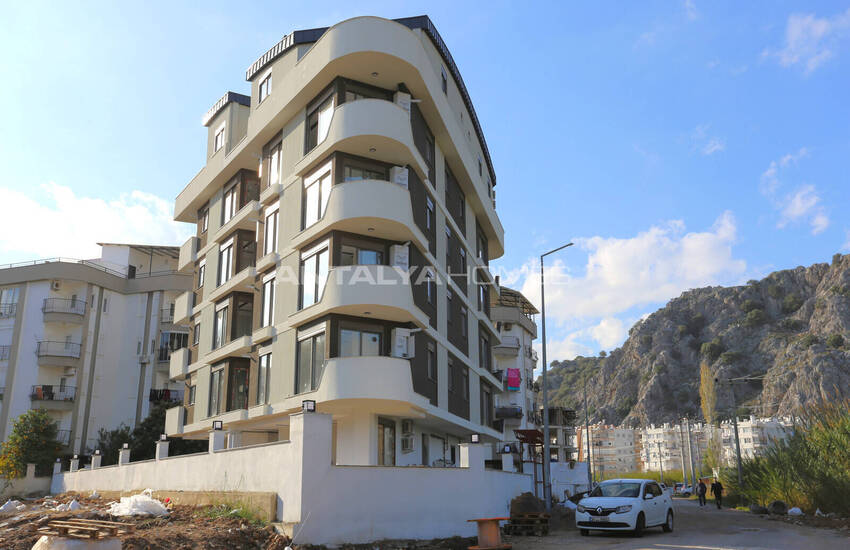 Konyaaltı Hurma'da Havuzlu Binada Yerden Isıtmalı Daireler 20