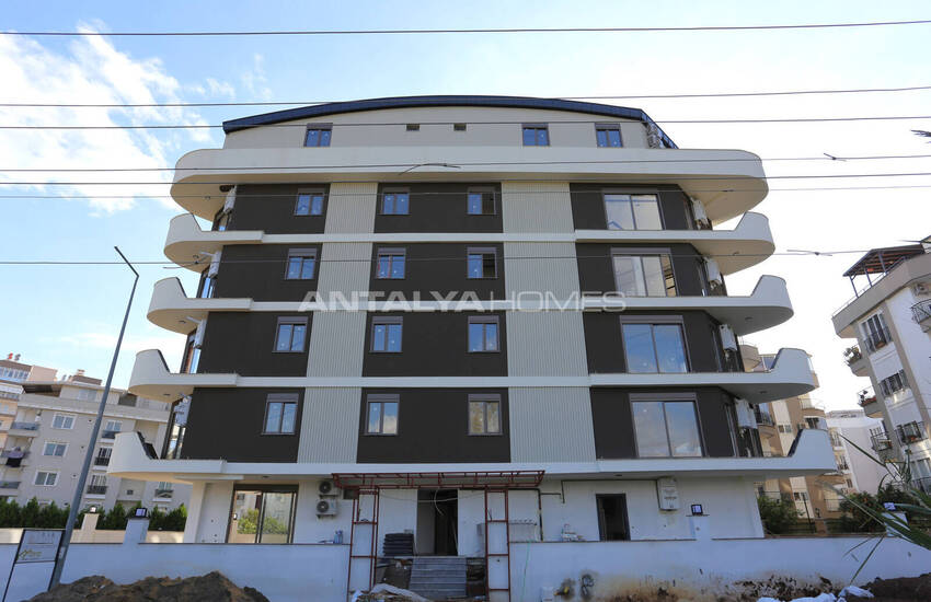 Konyaaltı Hurma'da Havuzlu Binada Yerden Isıtmalı Daireler 21