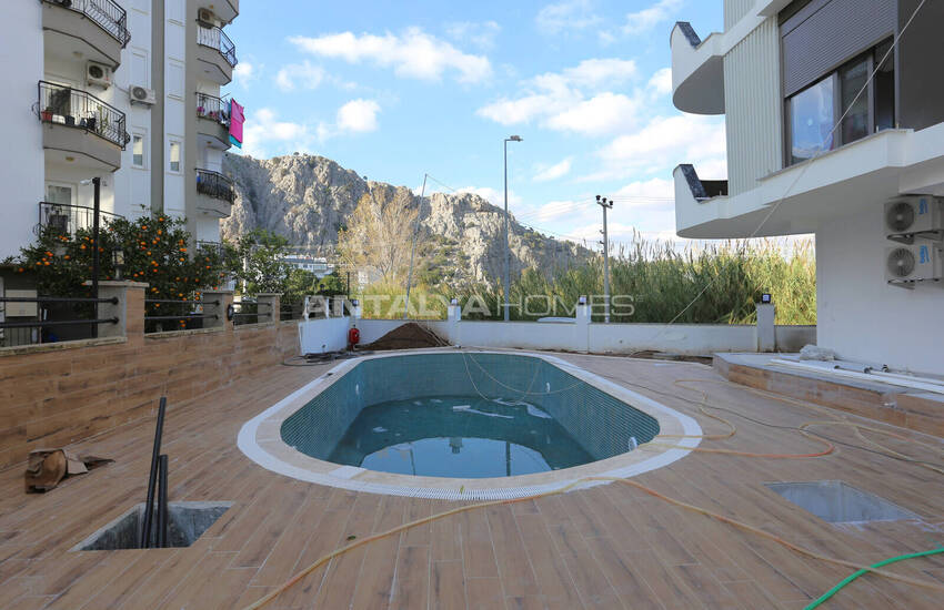 Konyaaltı Hurma'da Havuzlu Binada Yerden Isıtmalı Daireler 22