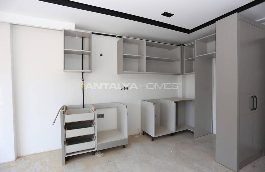 Konyaaltı Hurma'da Havuzlu Binada Yerden Isıtmalı Daireler 25