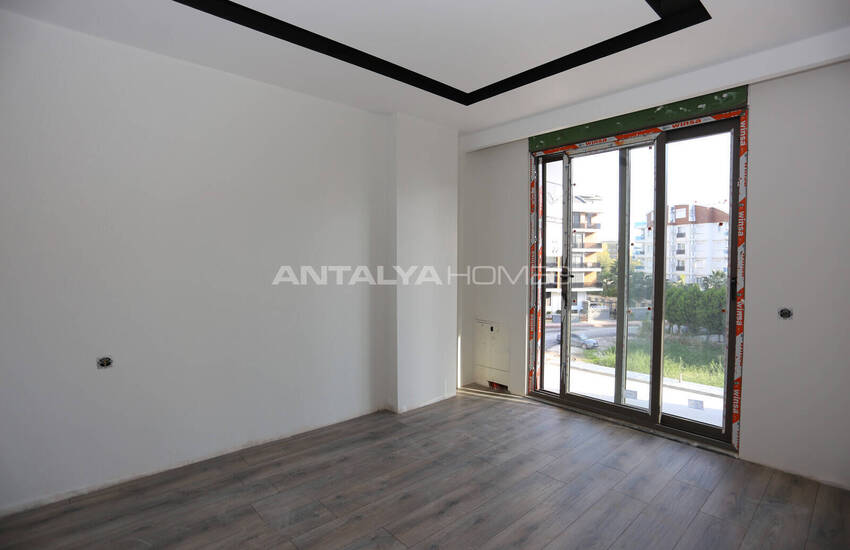 Konyaaltı Hurma'da Havuzlu Binada Yerden Isıtmalı Daireler 26