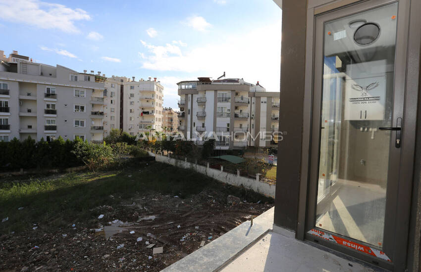 Konyaaltı Hurma'da Havuzlu Binada Yerden Isıtmalı Daireler 29