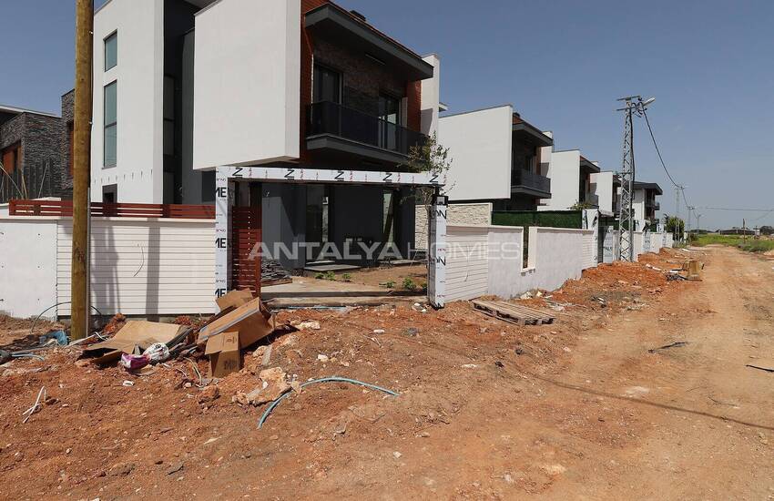 Hus Med Vinterträdgård Och Öppen Parkering I Antalya Altinkale 35