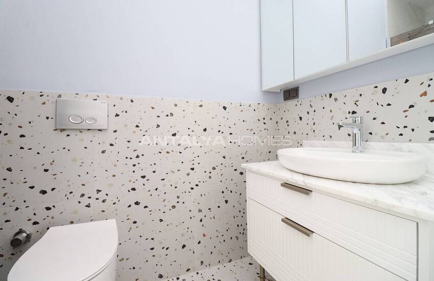 Hus Med Vinterträdgård Och Öppen Parkering I Antalya Altinkale 32