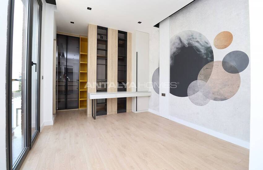 Hus Med Vinterträdgård Och Öppen Parkering I Antalya Altinkale 21