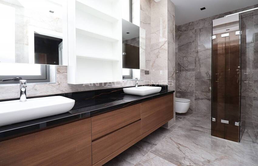 Hus Med Vinterträdgård Och Öppen Parkering I Antalya Altinkale 19