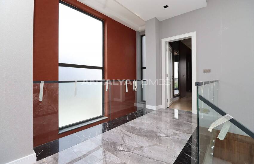 Hus Med Vinterträdgård Och Öppen Parkering I Antalya Altinkale 24