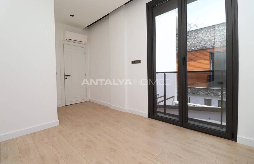 Hus Med Vinterträdgård Och Öppen Parkering I Antalya Altinkale 20