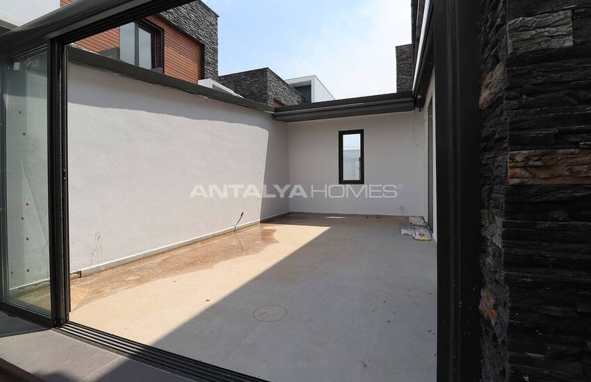 Hus Med Vinterträdgård Och Öppen Parkering I Antalya Altinkale 29