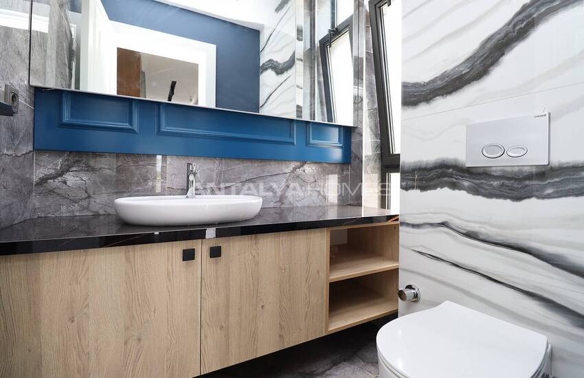 Hus Med Vinterträdgård Och Öppen Parkering I Antalya Altinkale 33