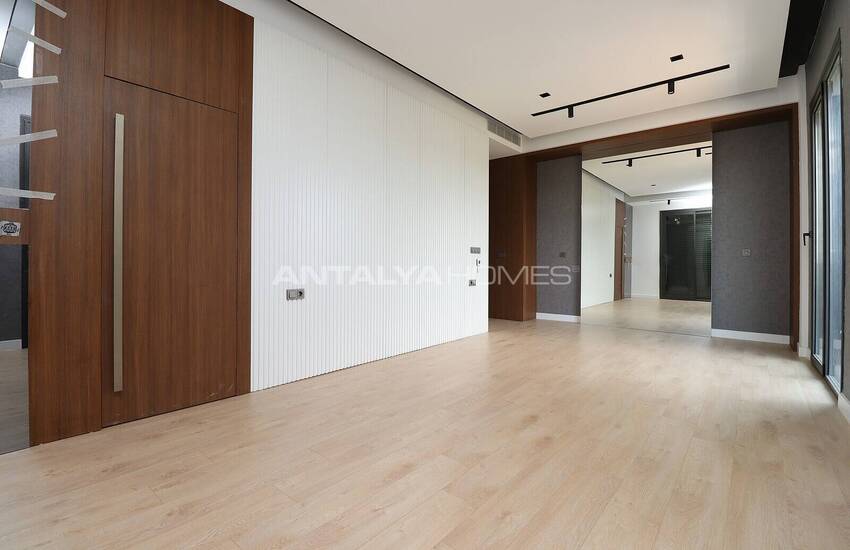 Hus Med Vinterträdgård Och Öppen Parkering I Antalya Altinkale 17