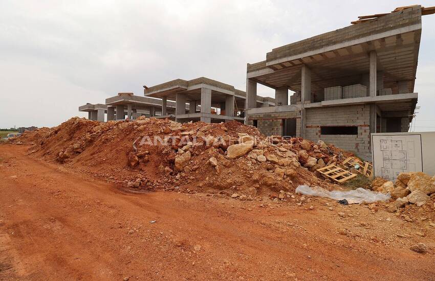 Döşemealtı Altınkale'de Yerden Isıtmalı ve Jeneratörlü Villalar 16