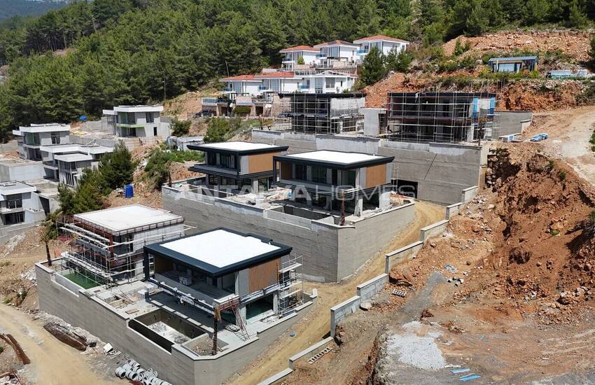 Дома с частными бассейнами и садами в Алании 7