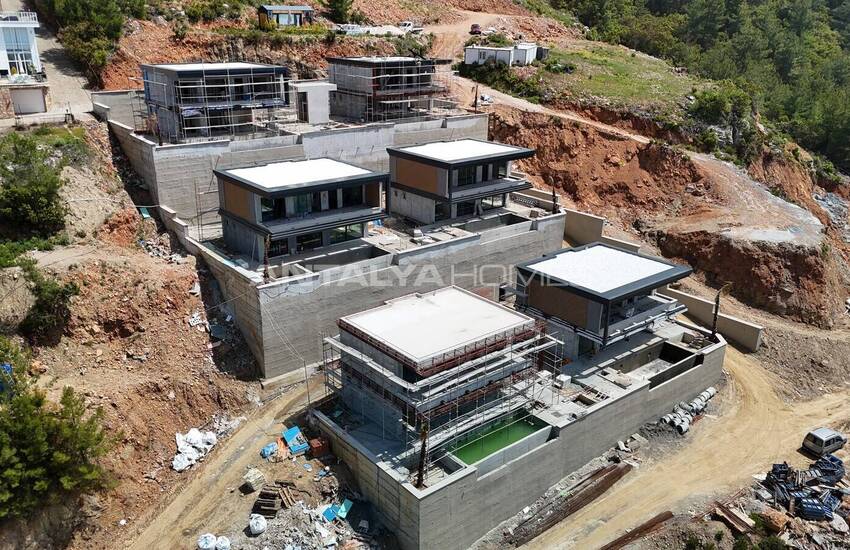 Дома с частными бассейнами и садами в Алании 8