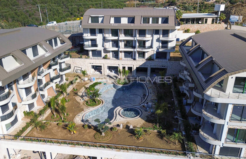 ملک در یک مجتمع با مناظر چشمگیر در آلانیا 30