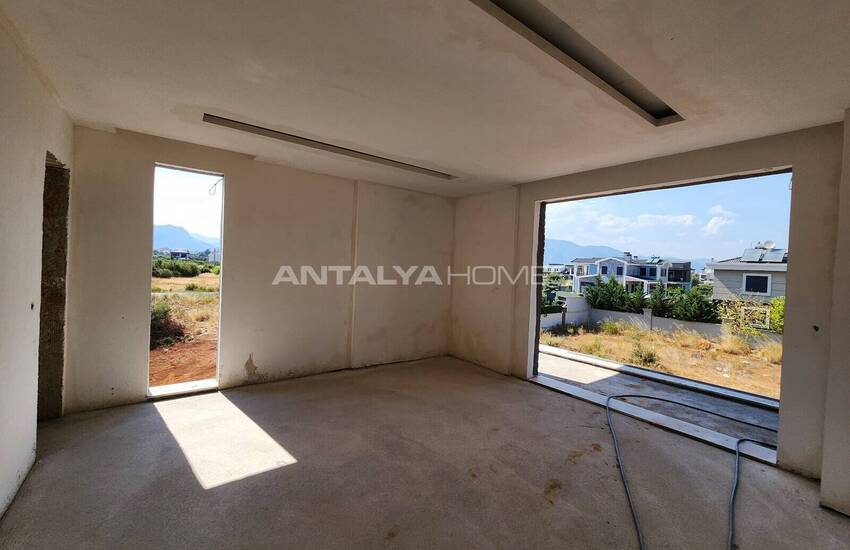 Antalya Döşemealtı'nda 5 Yatak Odalı ve Havuzlu Müstakil Villa 26