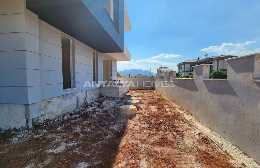 Antalya Döşemealtı'nda 5 Yatak Odalı ve Havuzlu Müstakil Villa 14