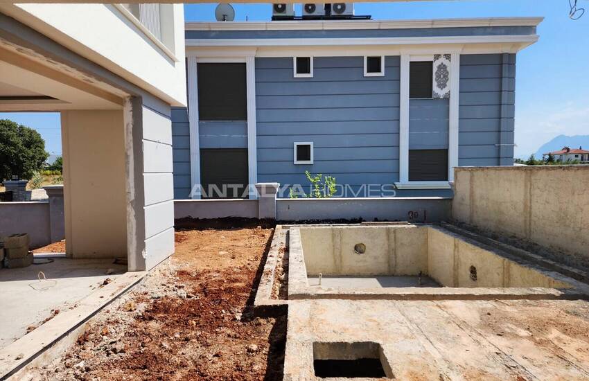 Antalya Döşemealtı'nda 5 Yatak Odalı ve Havuzlu Müstakil Villa 15