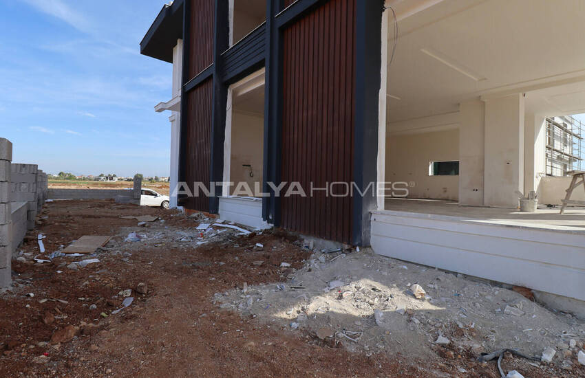 Houses with Spacious High Ceiling Design in Antalya Dosemealti 36