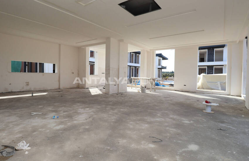 Houses with Spacious High Ceiling Design in Antalya Dosemealti 37