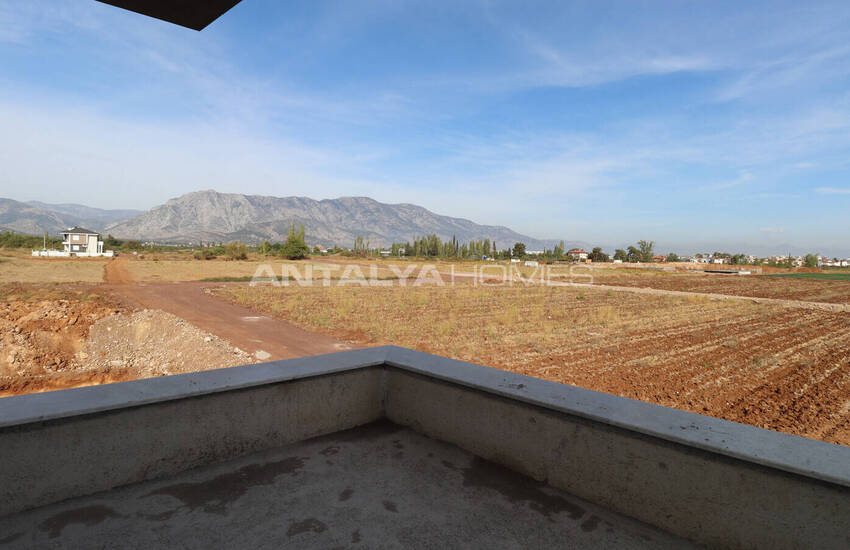 Houses with Spacious High Ceiling Design in Antalya Dosemealti 47