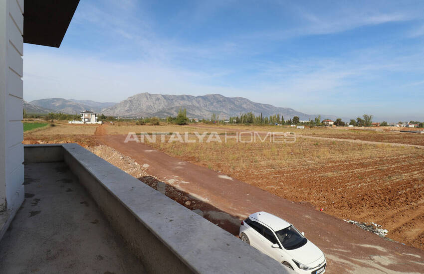 Houses with Spacious High Ceiling Design in Antalya Dosemealti 46