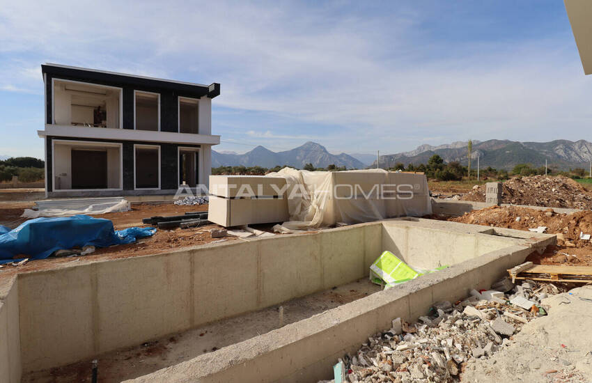 Houses with Spacious High Ceiling Design in Antalya Dosemealti 35