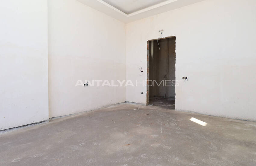 Houses with Spacious High Ceiling Design in Antalya Dosemealti 43