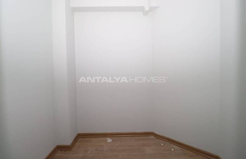 Antalya Altıntaş'ta Havalimanına Yakın Konumda Şık Daireler 28