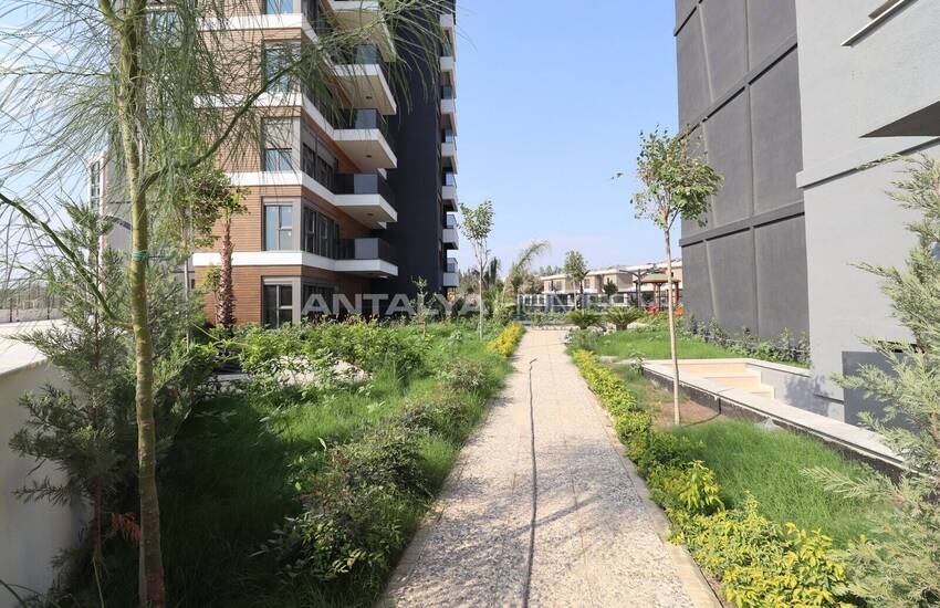 Antalya Altıntaş'ta Havalimanına Yakın Konumda Şık Daireler 12