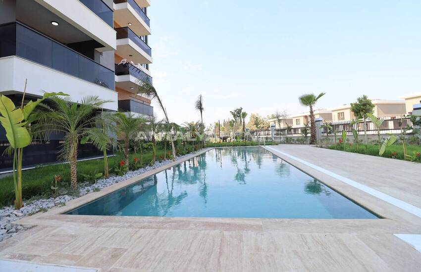 Antalya Altıntaş'ta Havalimanına Yakın Konumda Şık Daireler 13