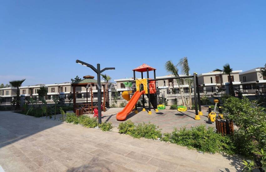 Antalya Altıntaş'ta Havalimanına Yakın Konumda Şık Daireler 17