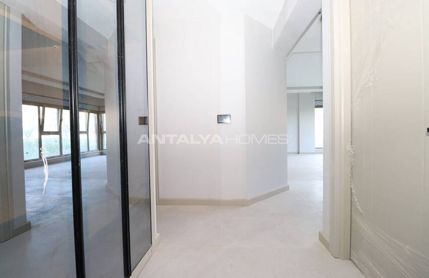 Antalya Altıntaş'ta Havalimanına Yakın Konumda Şık Daireler 32
