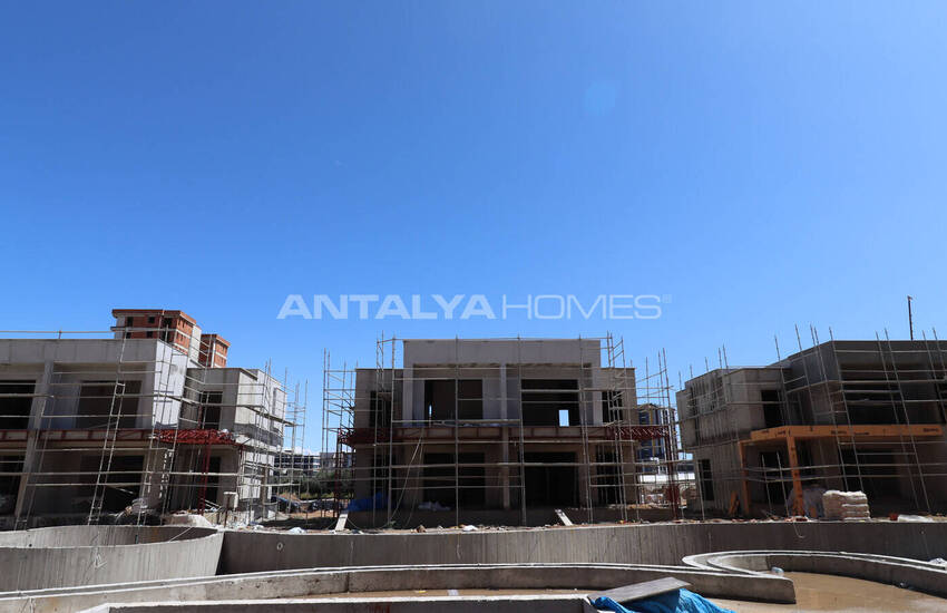 Antalya Altıntaş'ta 4 Yatak Odalı Yarı Müstakil Evler 17