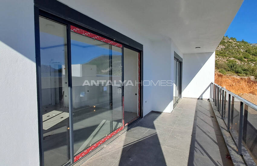 ملک با دید دریا با استخر و باغ خصوصی در آلانیا 41