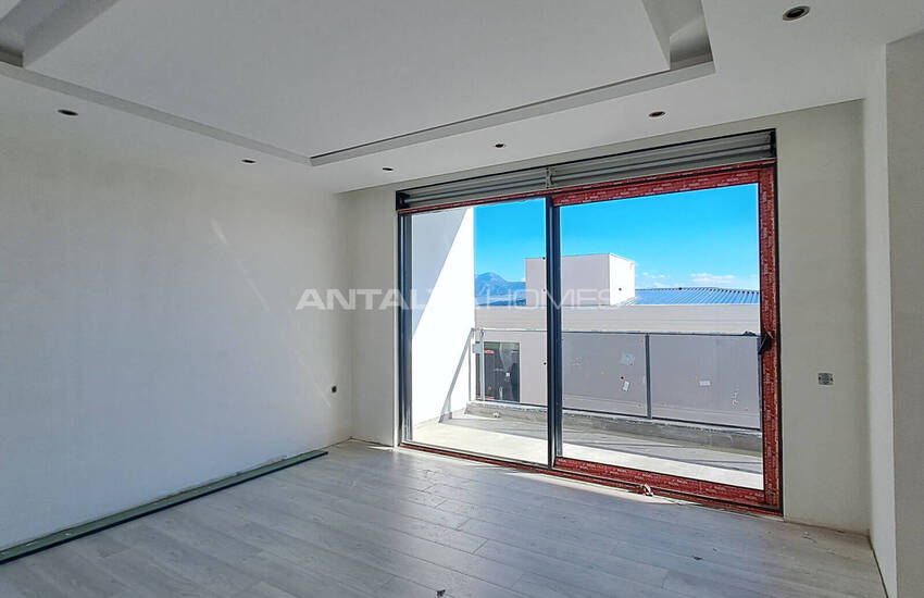 ملک با دید دریا با استخر و باغ خصوصی در آلانیا 37