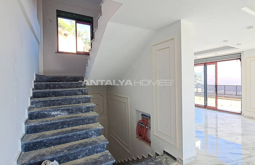 ملک با دید دریا با استخر و باغ خصوصی در آلانیا 34